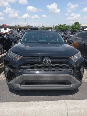 Toyota RAV4 XLE AWD 2020 Black