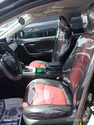 Toyota RAV4 XLE AWD 2020 Black