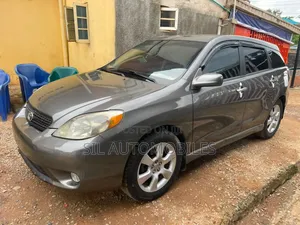 Toyota Matrix Hatchback AWD (1.8L 4cyl 4A) 2005 Gray