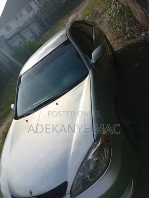 Toyota Camry 2004 Gold