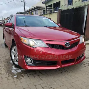 Toyota Camry SE 4dr Sedan (2.5L 4cyl 6A) 2013 Red