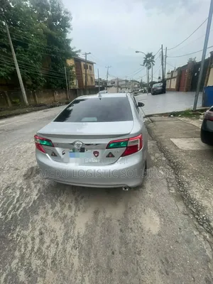 Toyota Camry LE 4dr Sedan (2.5L 4cyl 6A) 2013 Silver