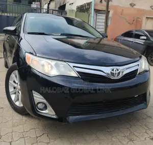 Toyota Camry XLE 4dr Sedan (2.5L 4cyl 6A) 2012 Black