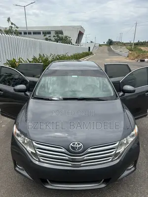 Toyota Venza AWD 2011 Gray
