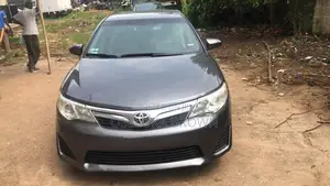 Toyota Camry LE 4dr Sedan (2.5L 4cyl 6A) 2012 Gray
