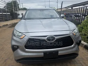 Toyota Highlander 2021 Silver
