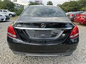 Mercedes-Benz C300 Luxury Sedan RWD (2.0L 4cyl 7A) 2016 Black