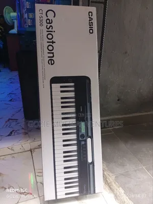 Casio Ct-S300 Casiotone Keyboard 61 Keys.