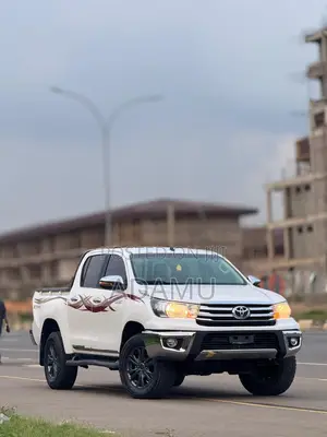 Toyota Hilux 2020 White