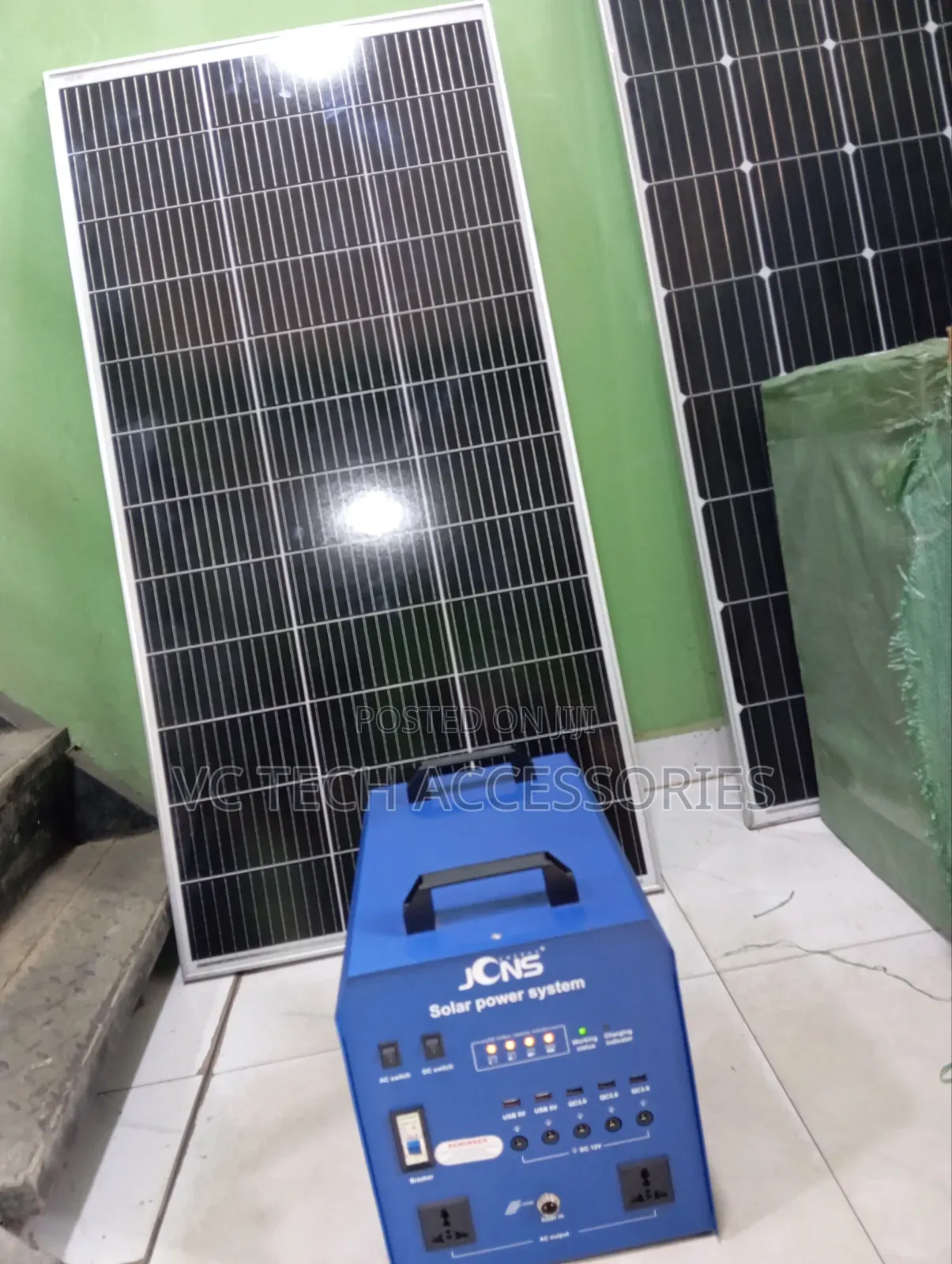JCNS 1800w Solar Generator With Panel