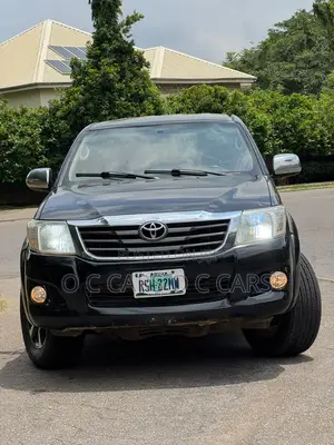 Toyota Hilux 2014 Black