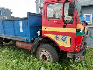 10 Bolt Mercedes Benz Truck