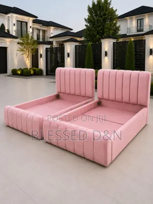 Morden Luxury Upholstery Padded Bed Frame