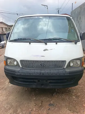 Toyota HiAce 2002 White