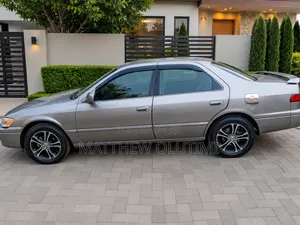 Toyota Camry 1987