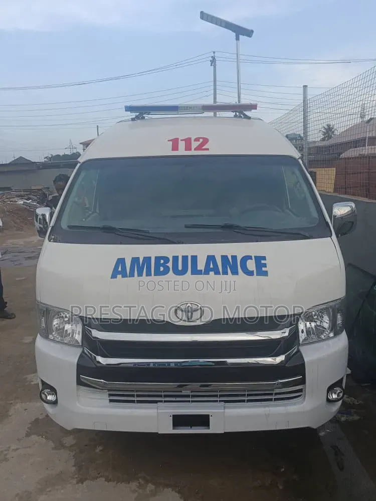 Toyota Regius 2016 White