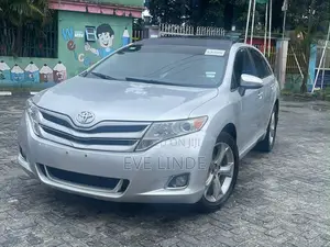 Toyota Venza XLE 4dr Wagon AWD (3.5L 6cyl 6A) 2014 Silver