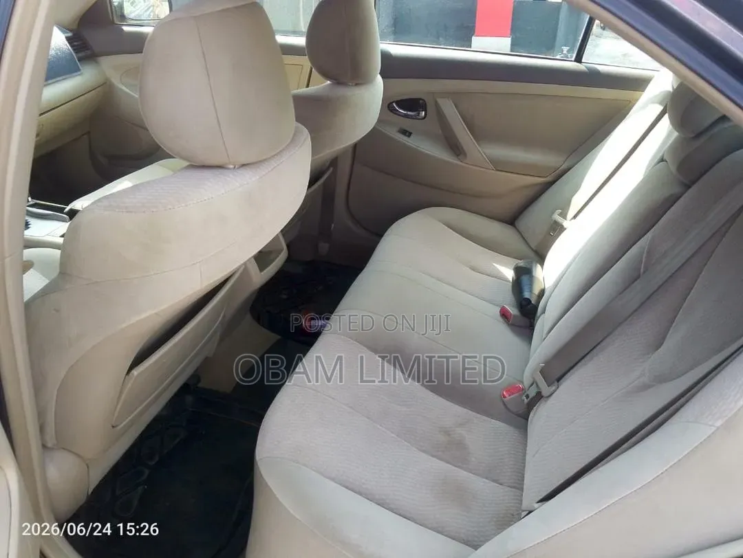 Toyota Camry 2010 Gray