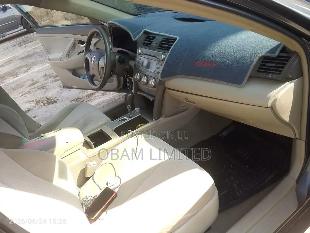Toyota Camry 2010 Gray