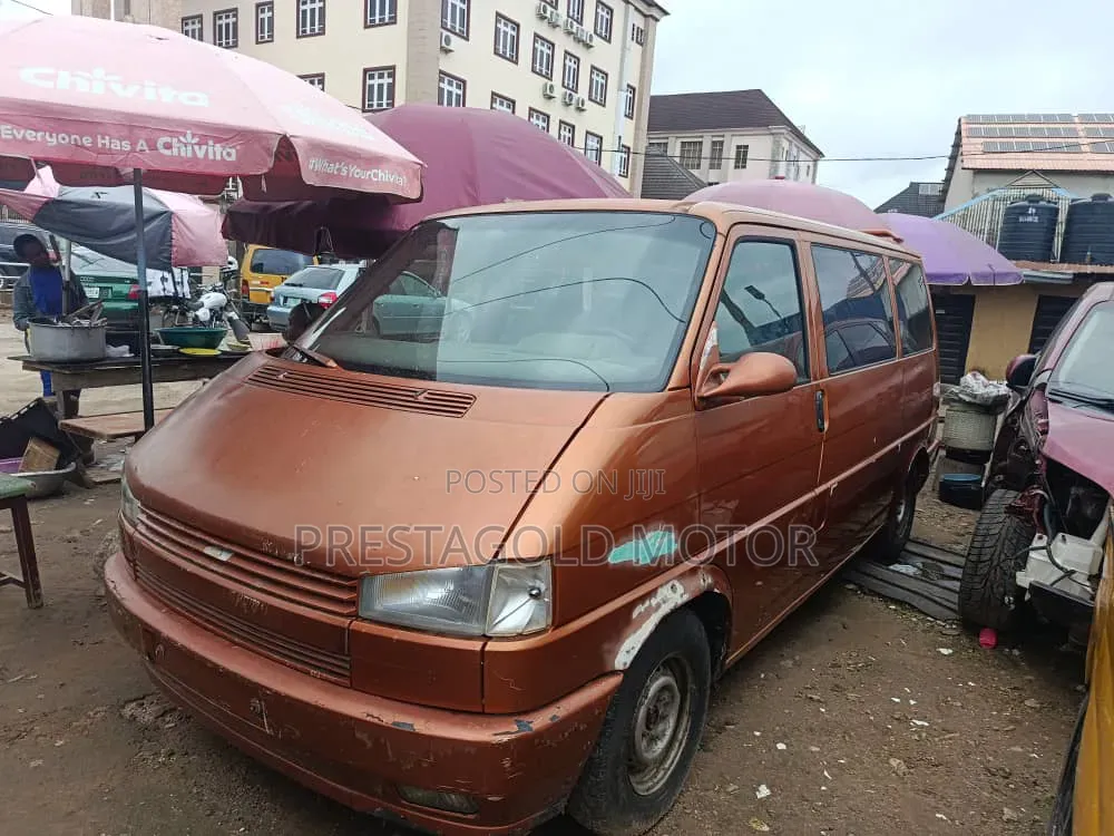 Volkswagen Transporter 2000 Red