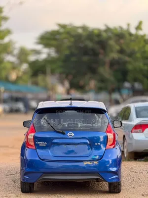 Nissan Versa 2016 Blue