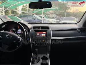Toyota Camry SE 4dr Sedan (2.5L 4cyl 6A) 2015 Silver