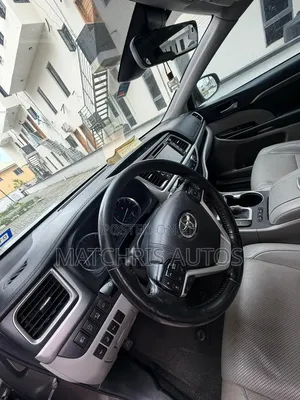 Toyota Highlander 2018 Gray