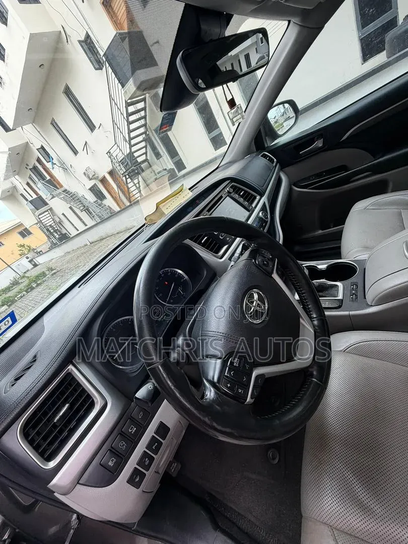 Toyota Highlander 2018 Gray