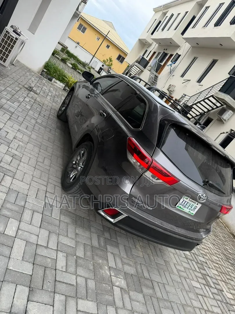 Toyota Highlander 2018 Gray
