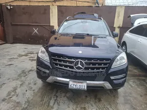 Mercedes-Benz M Class 2013 Blue