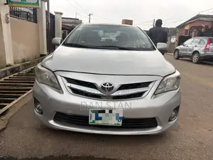 Toyota Corolla 2010 Silver