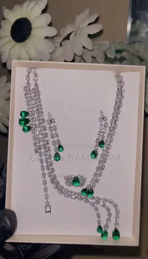 Luxury Crystal Necklace Set With Matching Earrings – Wedding Jewelry