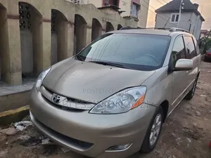 Toyota Sienna 2005 Gold