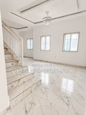 3bdrm Block of Flats in Along Voice Of, Sabon Lugbe for rent