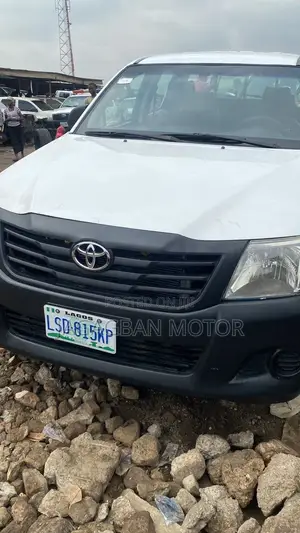 Toyota Hilux 2015 White