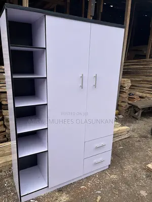4ft by 6ft Wadrobe With Shoe and Bag Rack