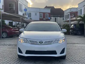 Toyota Camry SE 4dr Sedan (2.5L 4cyl 6A) 2015 White