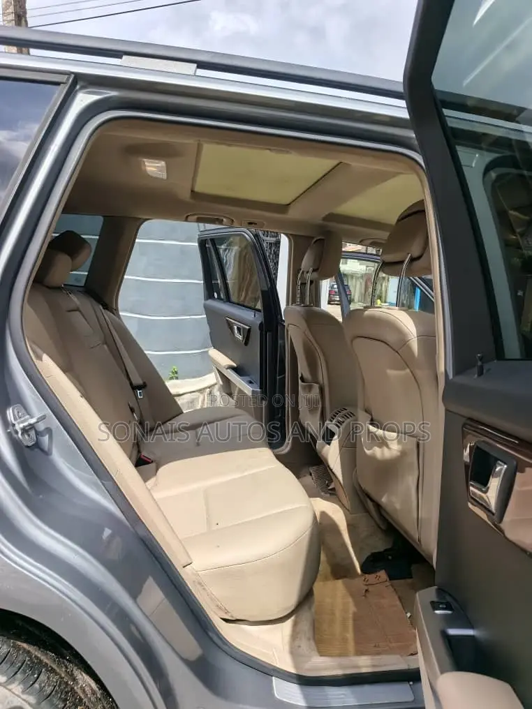Mercedes-Benz M Class 2012 Silver