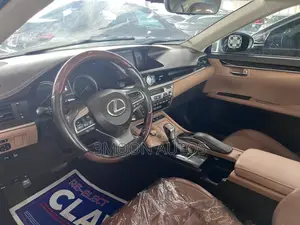 Lexus ES 2017 White