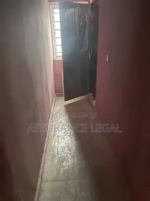 8bdrm House in Oworonshoki / Gbagada for sale