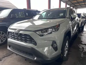 Toyota RAV4 Limited AWD 2020 Green