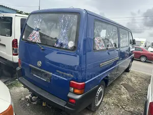 Volkswagen Transporter 2006 Blue