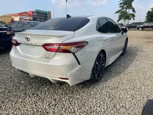 Toyota Camry 2019 White