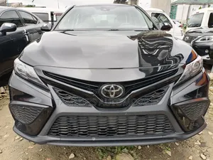 Toyota Camry SE 2023 Black