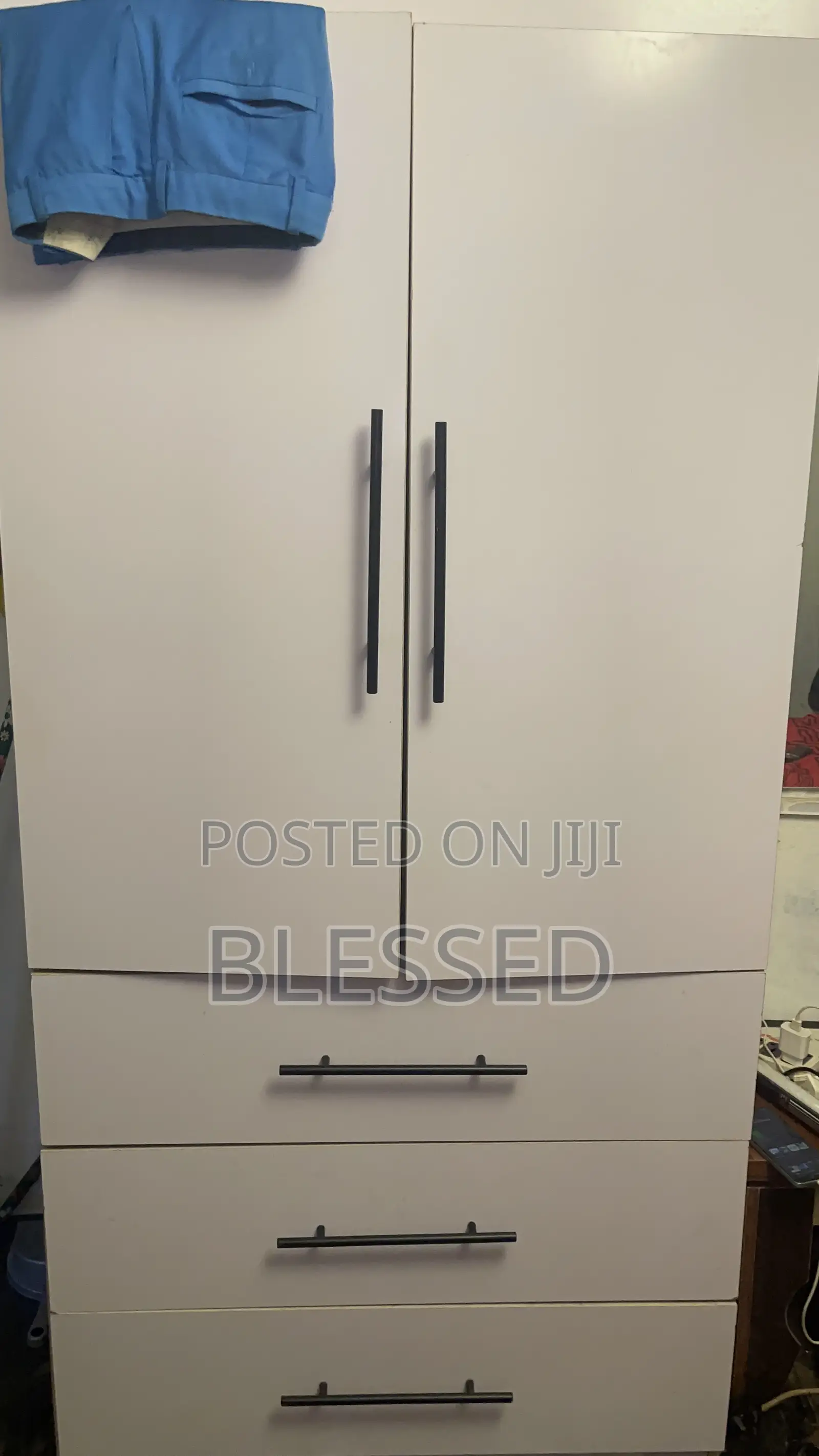 Wardrobe 3x6ft