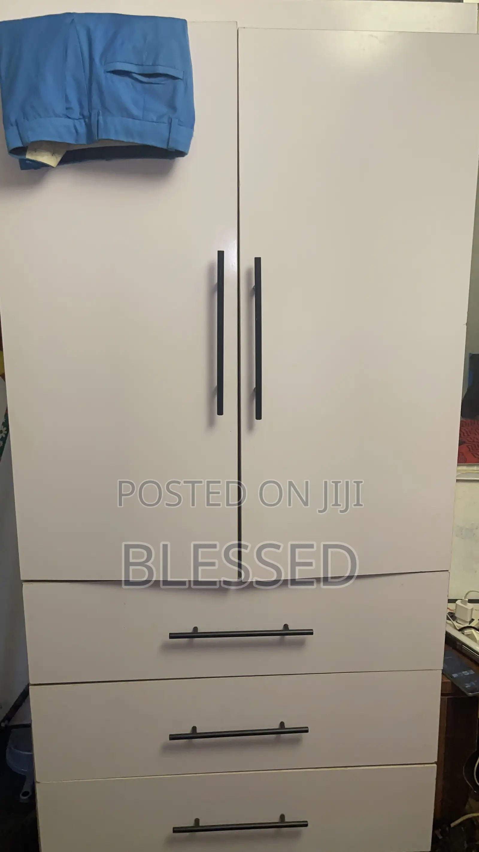 Wardrobe 3x6ft