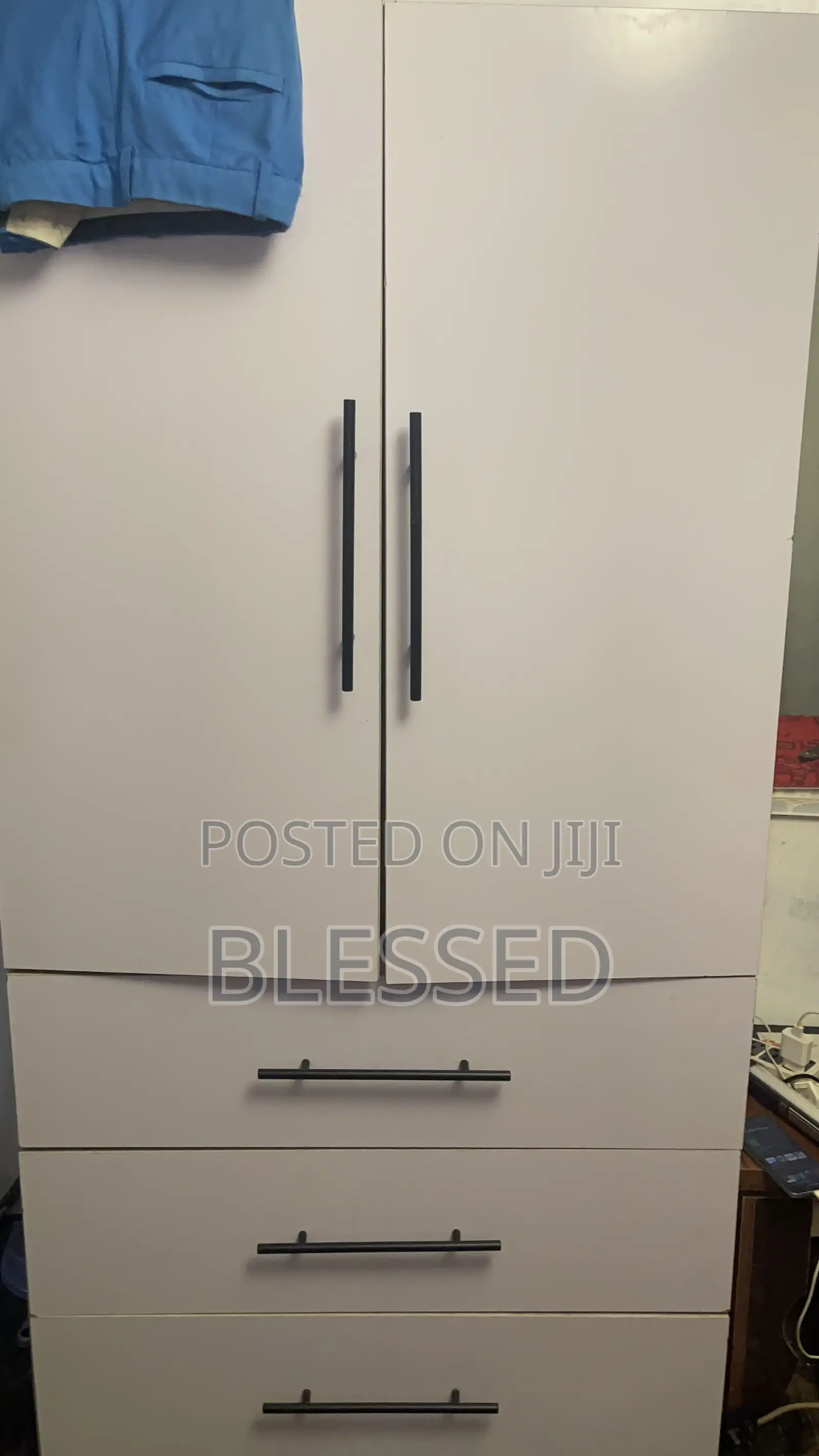 Wardrobe 3x6ft