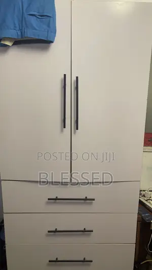Wardrobe 3x6ft