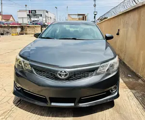 Toyota Camry SE 4dr Sedan (2.5L 4cyl 6A) 2014 Black