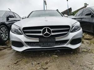 Mercedes-Benz C300 Base AWD 4Matic Sedan (2.0L 4cyl 7A) 2015 Silver